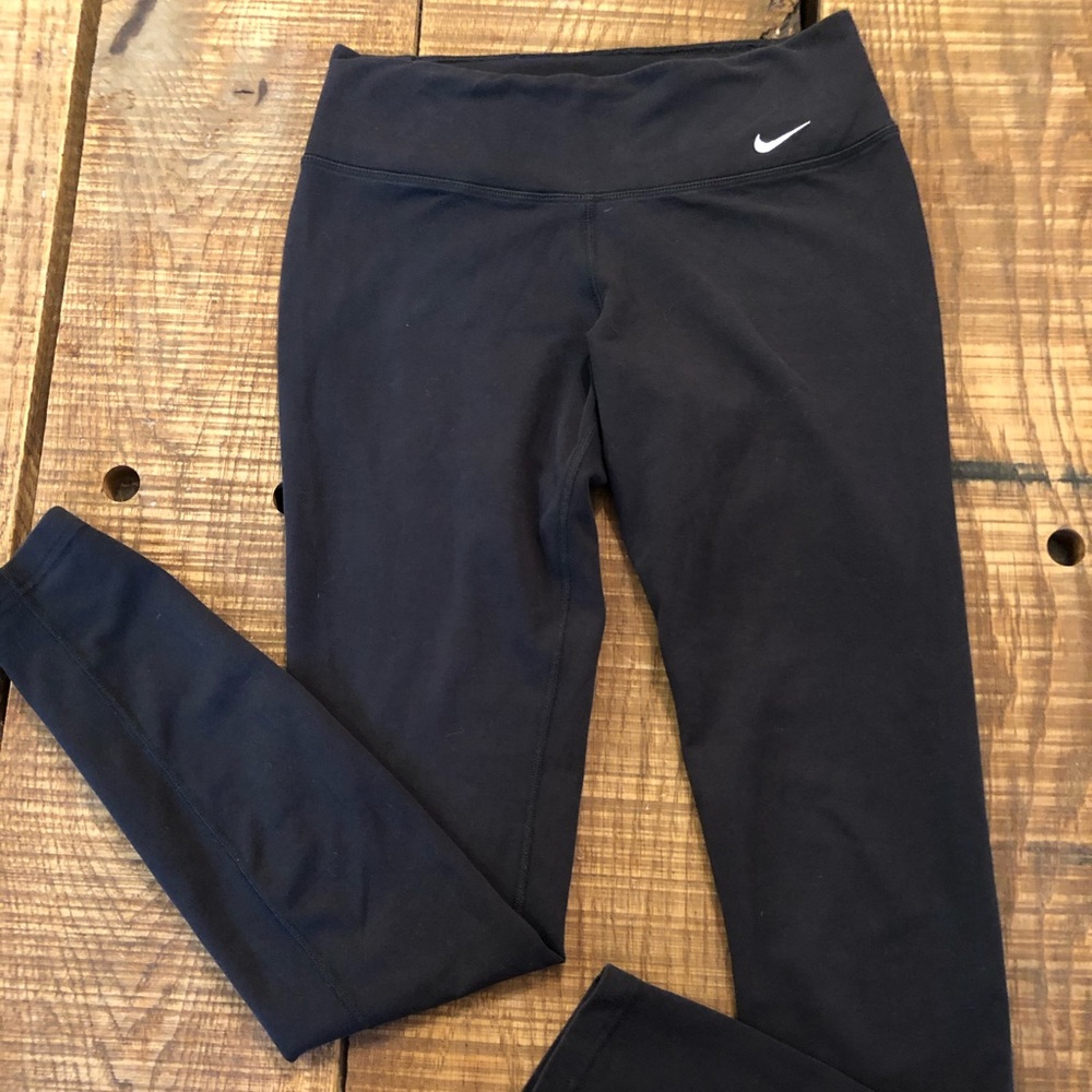 Nike dry-fit leggings size Small.